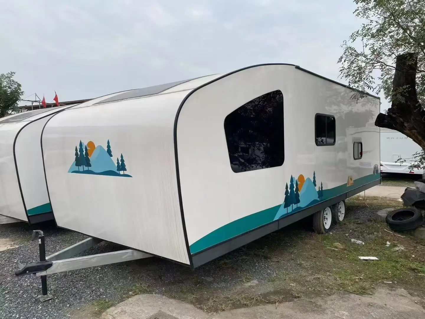 Unique Design Motorhome Style Kitchen Bathroom 2-3 Person Mobile Home Road Travel Large Aluminum XPS Construction Dual Trailer