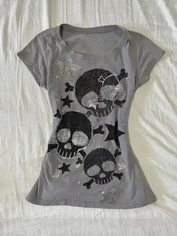 Japanese Y2k Women's Tees 2000s Hottie Clothes Tops Star Skull Graphic Print T Shirts Goth Emo Punk Aesthetics Chic T-shirt