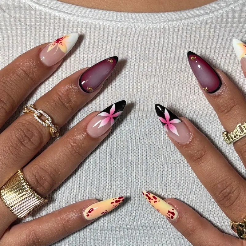 

24PCS Fake Nails Pink Floral Smudge False Nails French Design with Black White Edge Hot Girl Style Press on Nails Removable Uñas