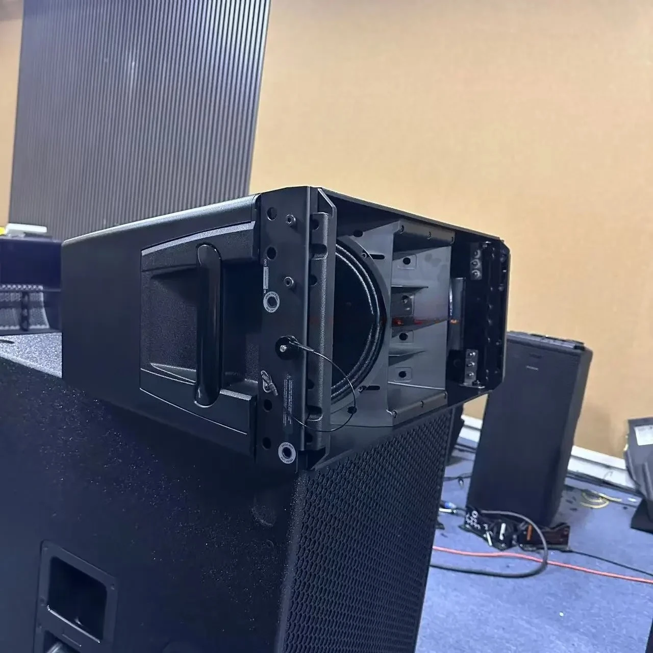 HDL 30A Dubbele 10-inch actieve line-array-luidsprekers Passief/aangedreven geluidssysteem Rcf Professionele audioapparatuur Buitenluidspreker