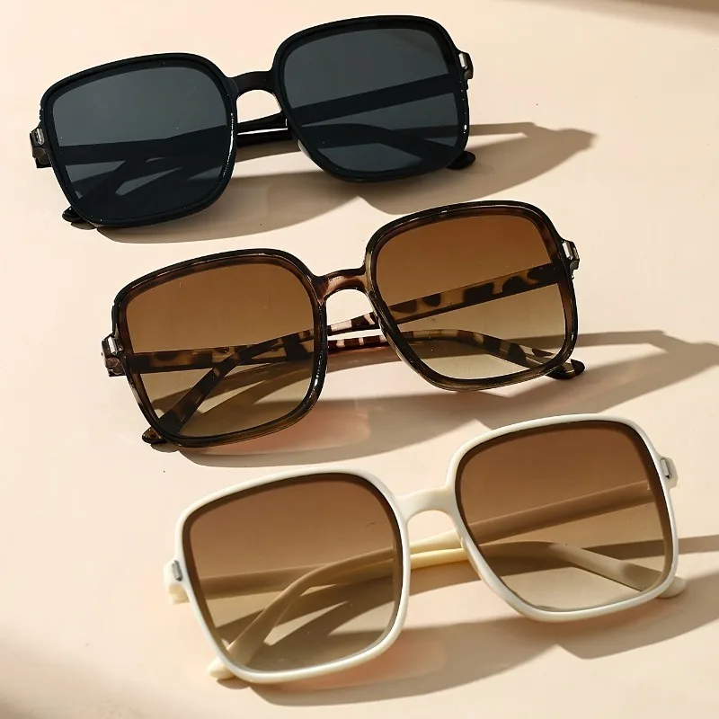 3-teilige modische Damenbrille mit quadratischem Rahmen – stilvolle Schildpatt- und schwarze PC-Gläser – Detail 1
