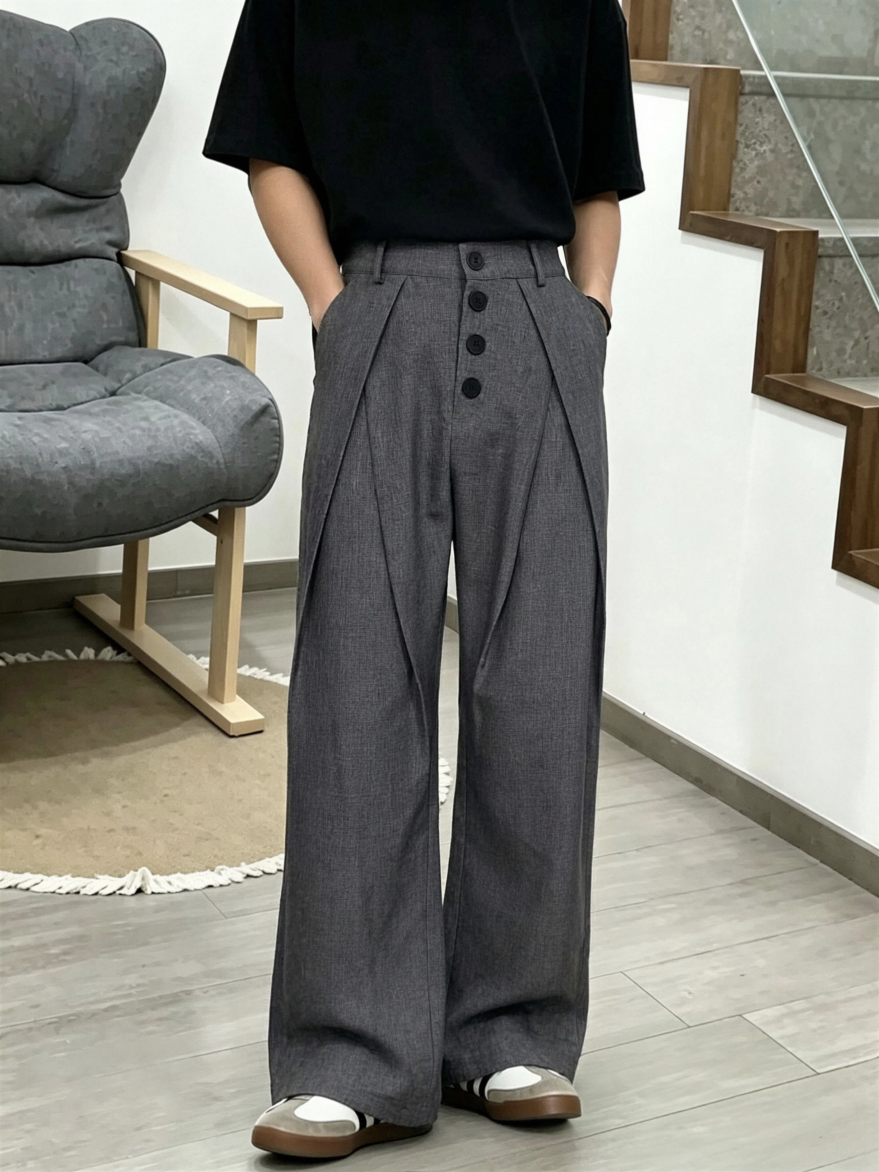 Stylish multi-button pleated gray chinos for men, loose straight-cut casual trousers with a relaxed drape