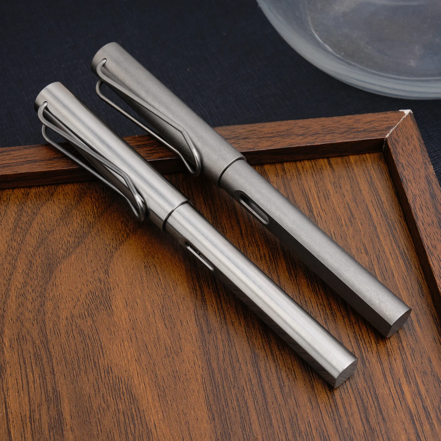 2IN1 سبائك التيتانيوم القلم قلم محايد اللون قلم معدني مكتب طالب القرطاسية الفاخرة هدية صندوق التعبئة والتغليف