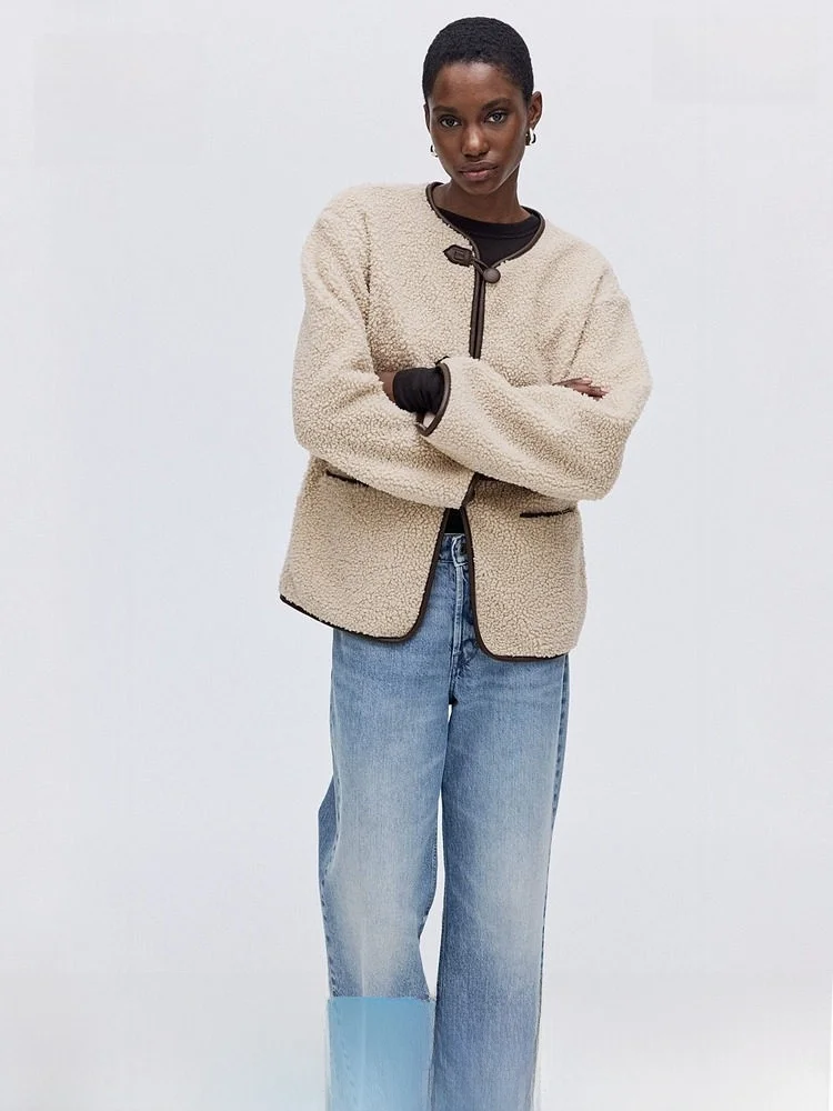 

H&M Women's Teddy Fleece Short Jacket Simple round Neck Button up Outerwear 1310145 Summer Fashion Polyester Standard Fit