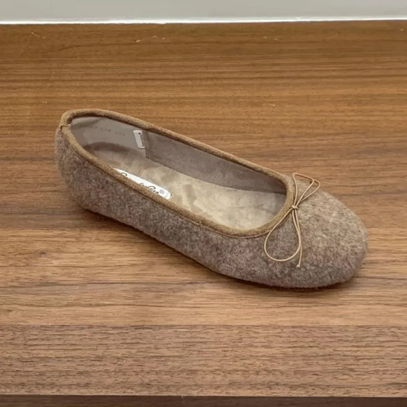 Neue Herbst-Winter-Mode: Pelz-Ballerinas für Damen, warme Slip-On-Schuhe mit runder Zehenpartie, flache Damenschuhe mit Schmetterlingsknoten und Plüschfutter. – Detail 5