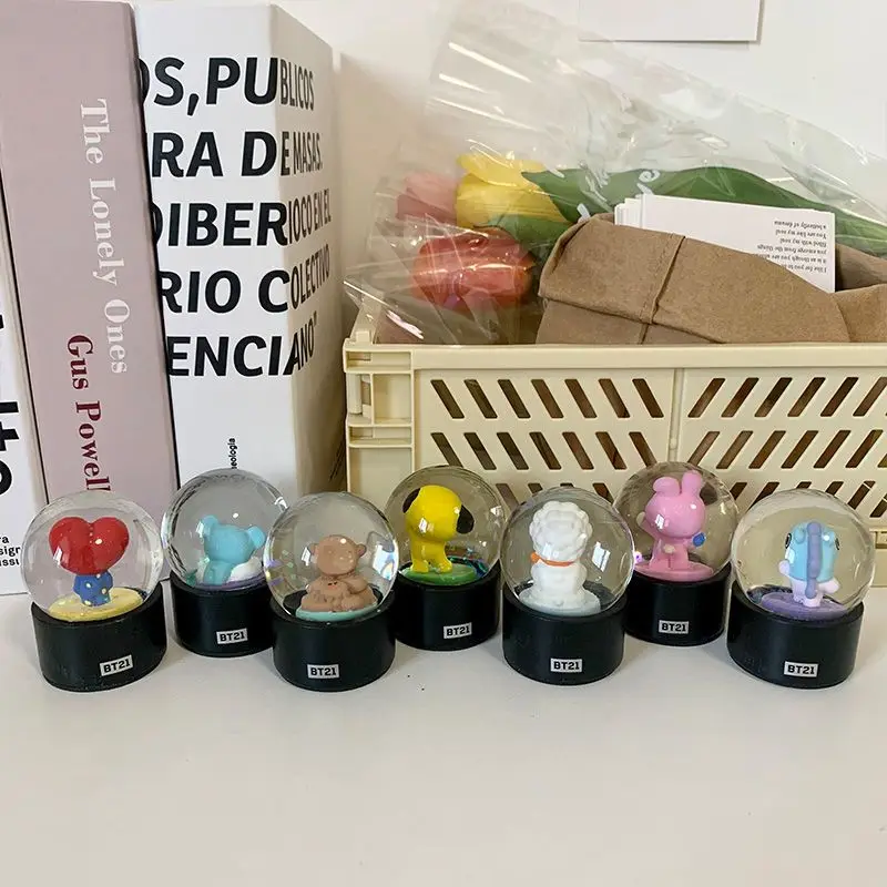

Корейский BT21: Миниатюрный хрустальный шар-снежинка, настольное украшение, смоляная фигурка, милый мультяшный аниме-подарок на день рождения
