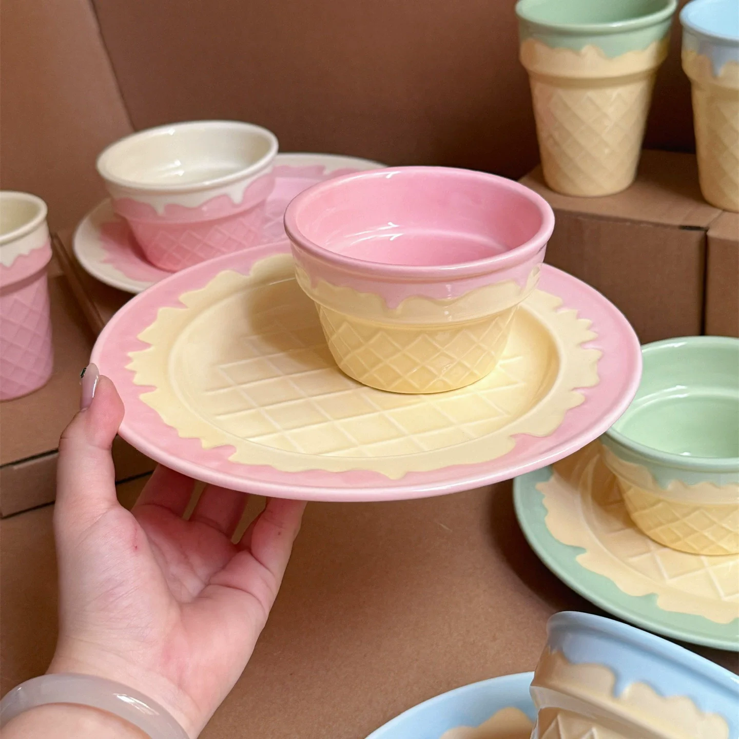 

Ice Cream Shaped Ceramic Tableware,Home Girlish Couple Dessert Bowl,Salad Plate Set,Cream Colored Personal Bowl,Breakfast Cup