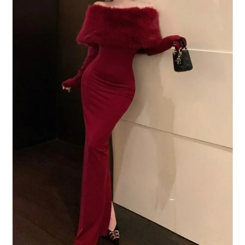 

Red Sweater 2025 Autumn and Winter Unique One Shoulder Knitted Dress for Women's Wear