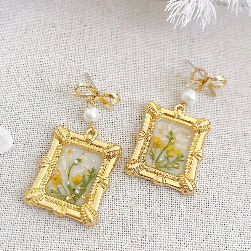 Natural Dried Flower Earring Women Luxury Drop Earring Epoxy Resin Pressed Flower Earrings Statement Jewelry Wholesale 2024 New