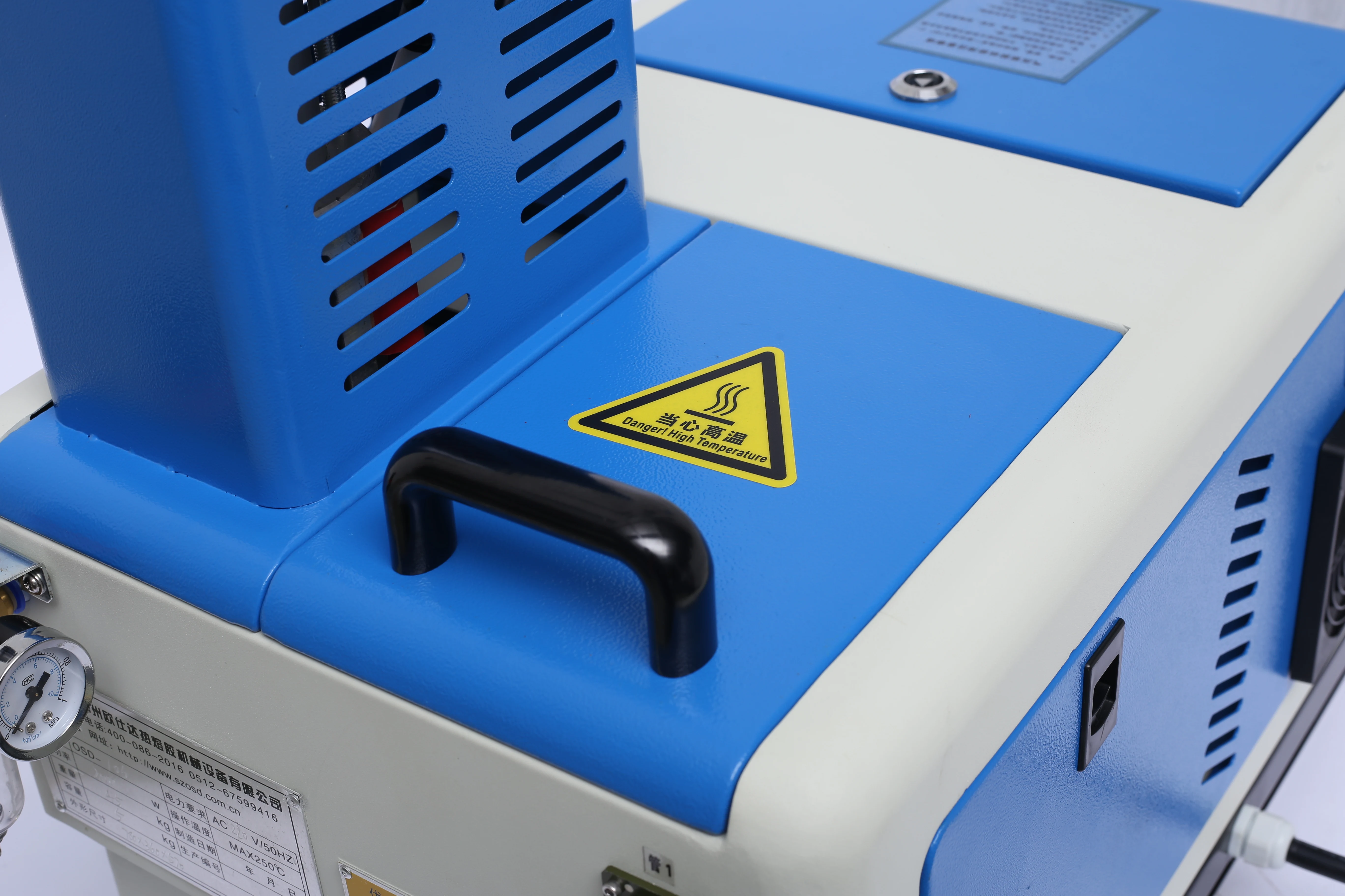 HotApplication of Hot Melt Glue Machine in Mechanical Arm Gluing