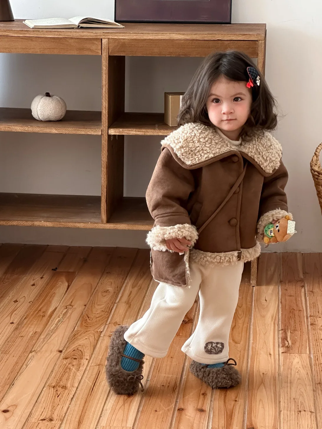 معطف شتوي جديد للأطفال لعام 2025 بأكمام طويلة من القطيفة للفتيات الرضع بالإضافة إلى سترة مخملية سميكة غير رسمية + حقيبة معطف طفل صغير دافئ بطية صدر السترة #2