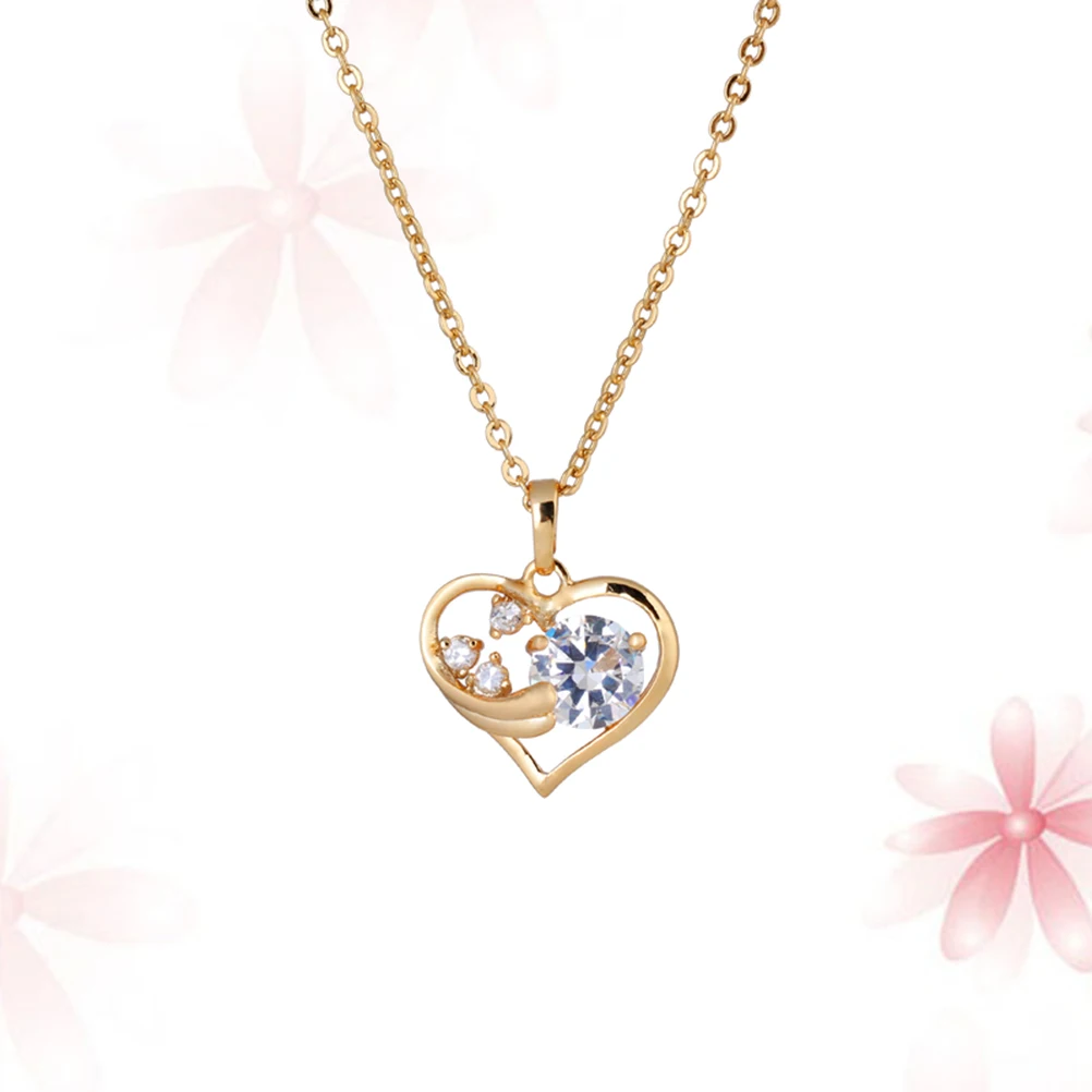 

Small Heart Shape Zircon Necklace Golden Hollow Stylish Personalized Jewelry for Women Lightweight Comfortable Wear Micro-Inlaid
