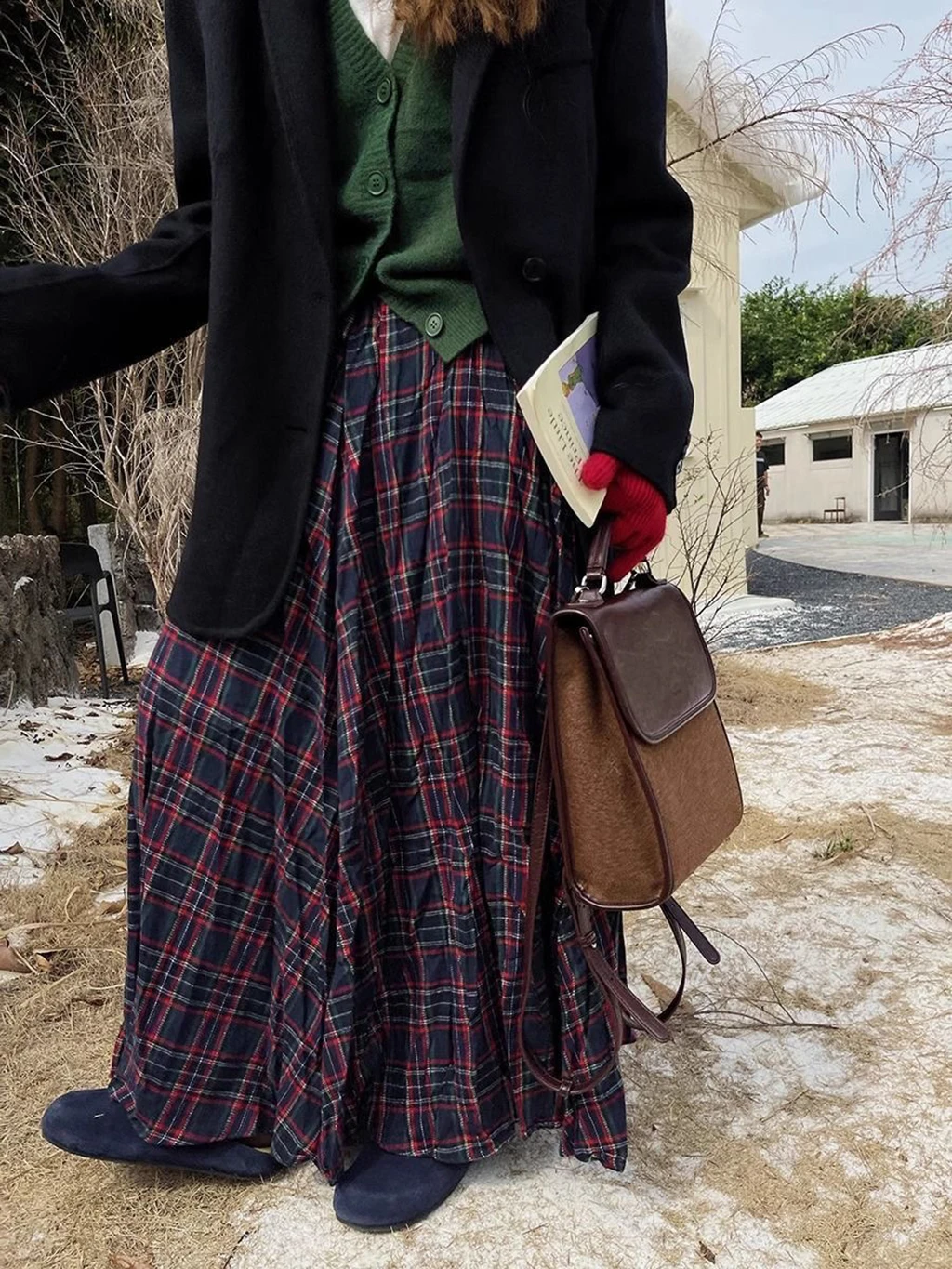 Women's red checkered pleated plaid skirt long dress, retro casual A-line skirt, trendy new style for women in spring and autumn