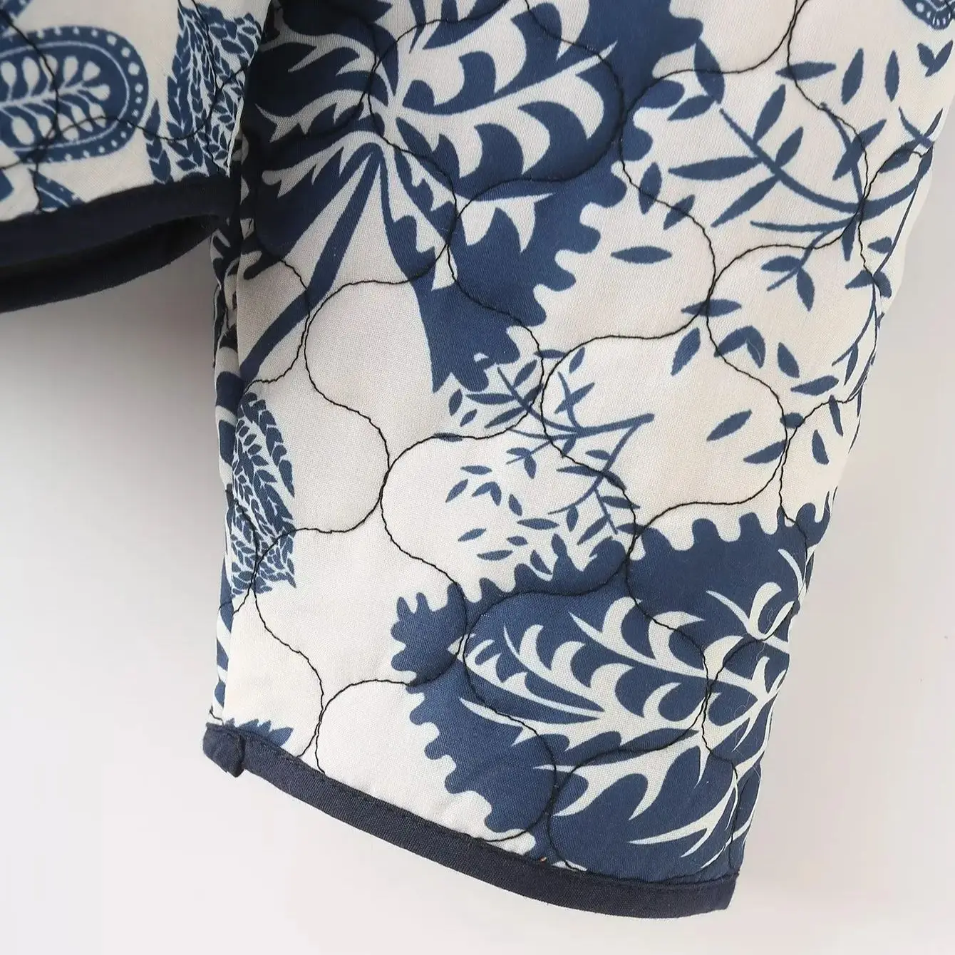 2023 Winter Collarless Blue White Flower Print Quilted Coat Ethnic Women Quilting Full Sleeve Loose Jacket Retro Outerwear