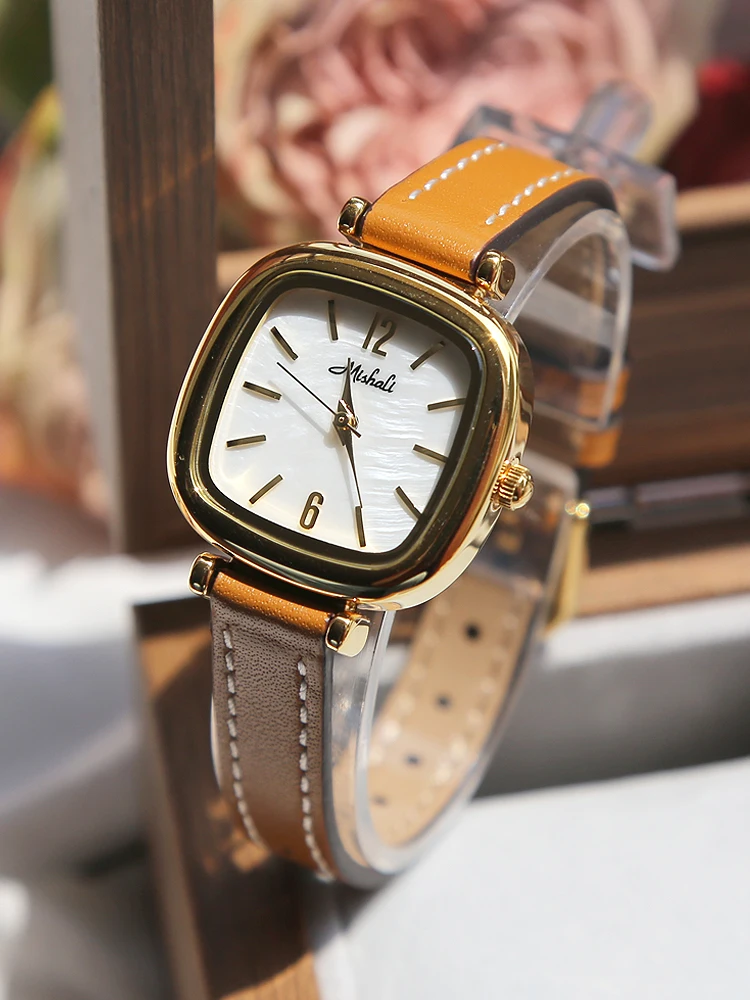

Exquisite women's wristwatch, small square style, new retro fashion trendy leather strap women's wristwatch, quartz watch.