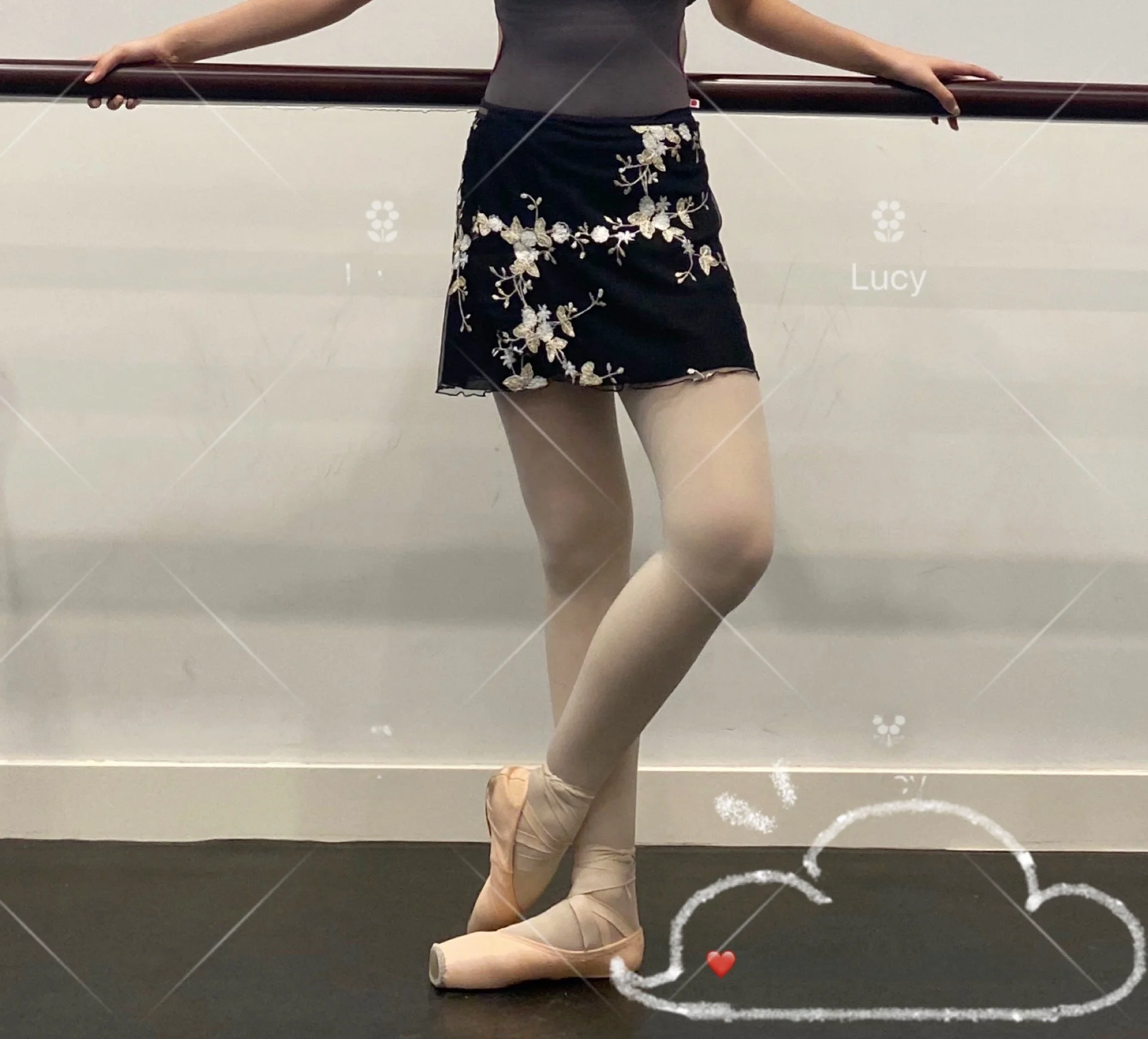 jupe-de-ballet-brodee-pour-adulte-lucydancewear-edition-limitee-avec-ruban-en-satin-a-enrouler-taille-elastique-pour-femme