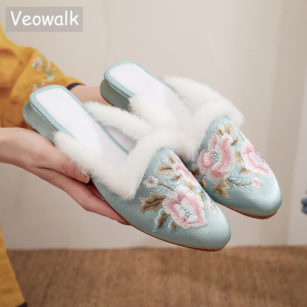 Veowalk Winter Women Faux Fur Warm Flat Mules Slippers Light Weight Fashion Soft Comfortable Pointy Toe Home Outside Shoes