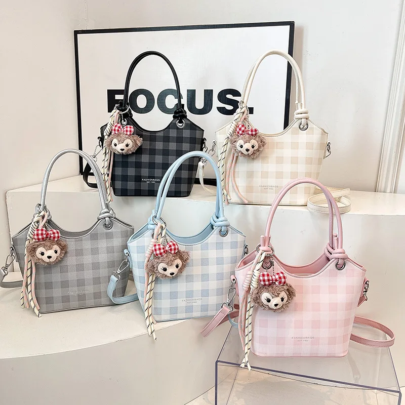 

Fashionable Crossbody-Bag For Women Lightweight And Compact With Chain Strap Leather Material Practical Everyday Carry