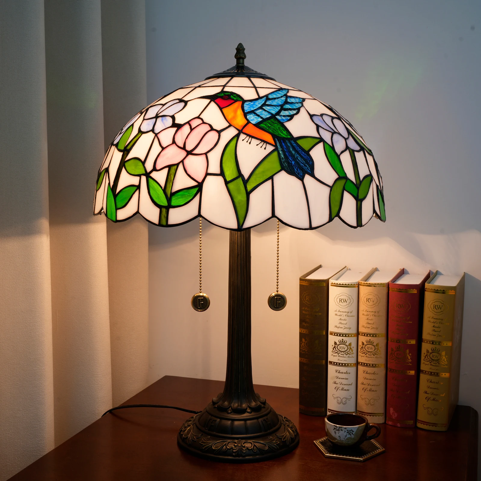 Moderne Lampe, Tischlampe aus Buntglas, Schreibtischlampe mit Kolibris und Blumen für Zuhause, Büro, Wohnzimmer, Muttertagsgeschenk