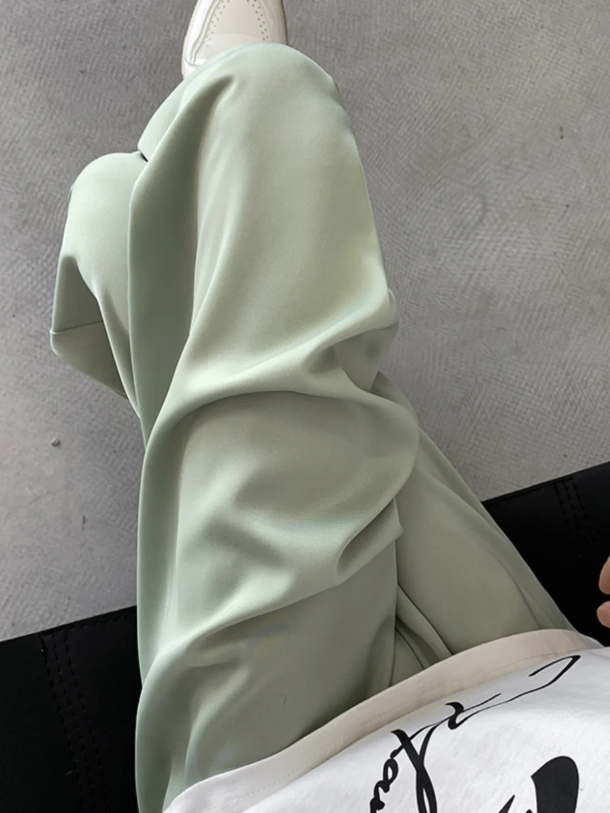 

Light een Ice Silk Men's Summer Thin Hanging Straight Leg Sun Protection Wide Leg Pants Casual Straight Leg Trousers