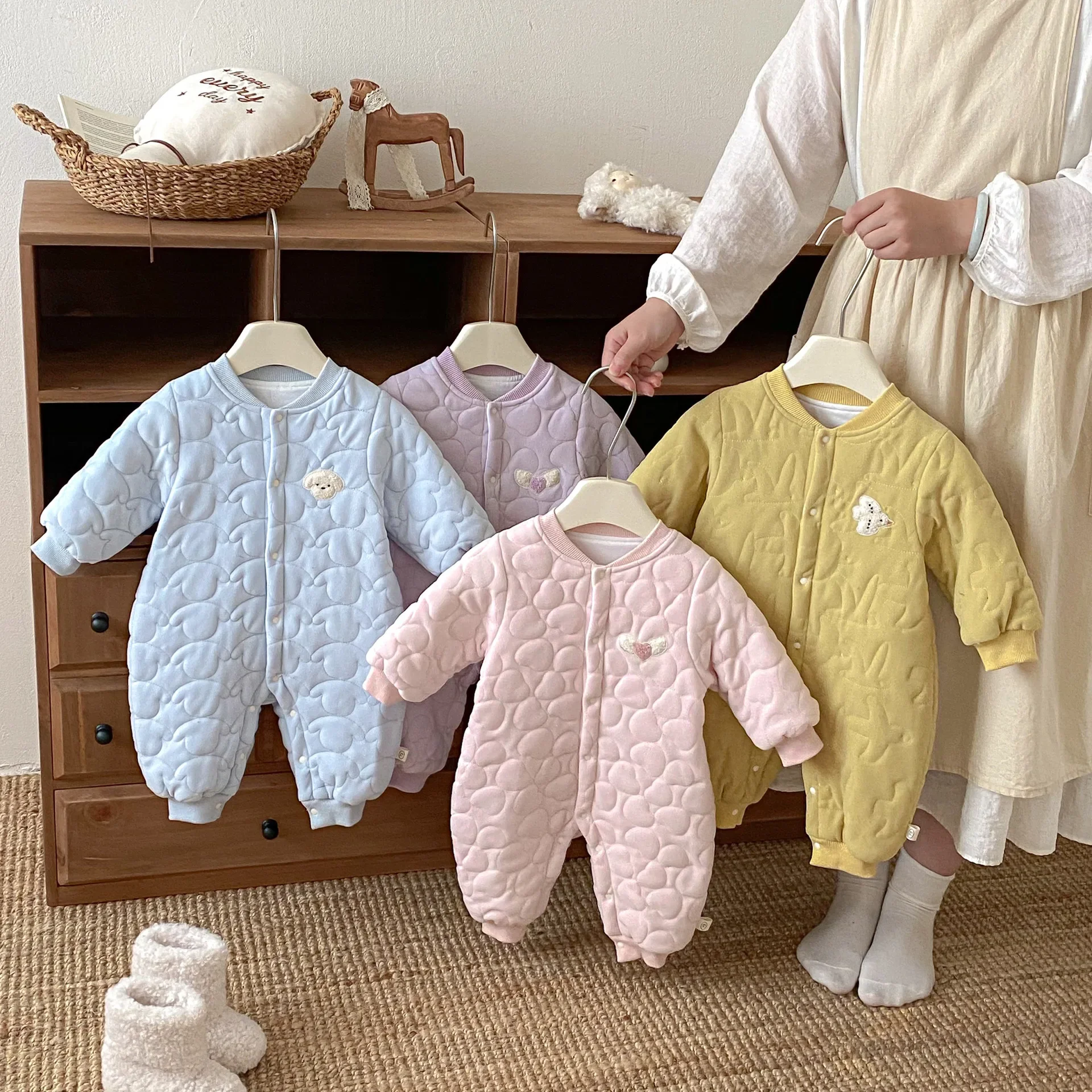 

2025 New Winter Baby Boys Girls Clothes Cute Romper Sweet Solid Color Jumpsuit Newborn Outing Clothes