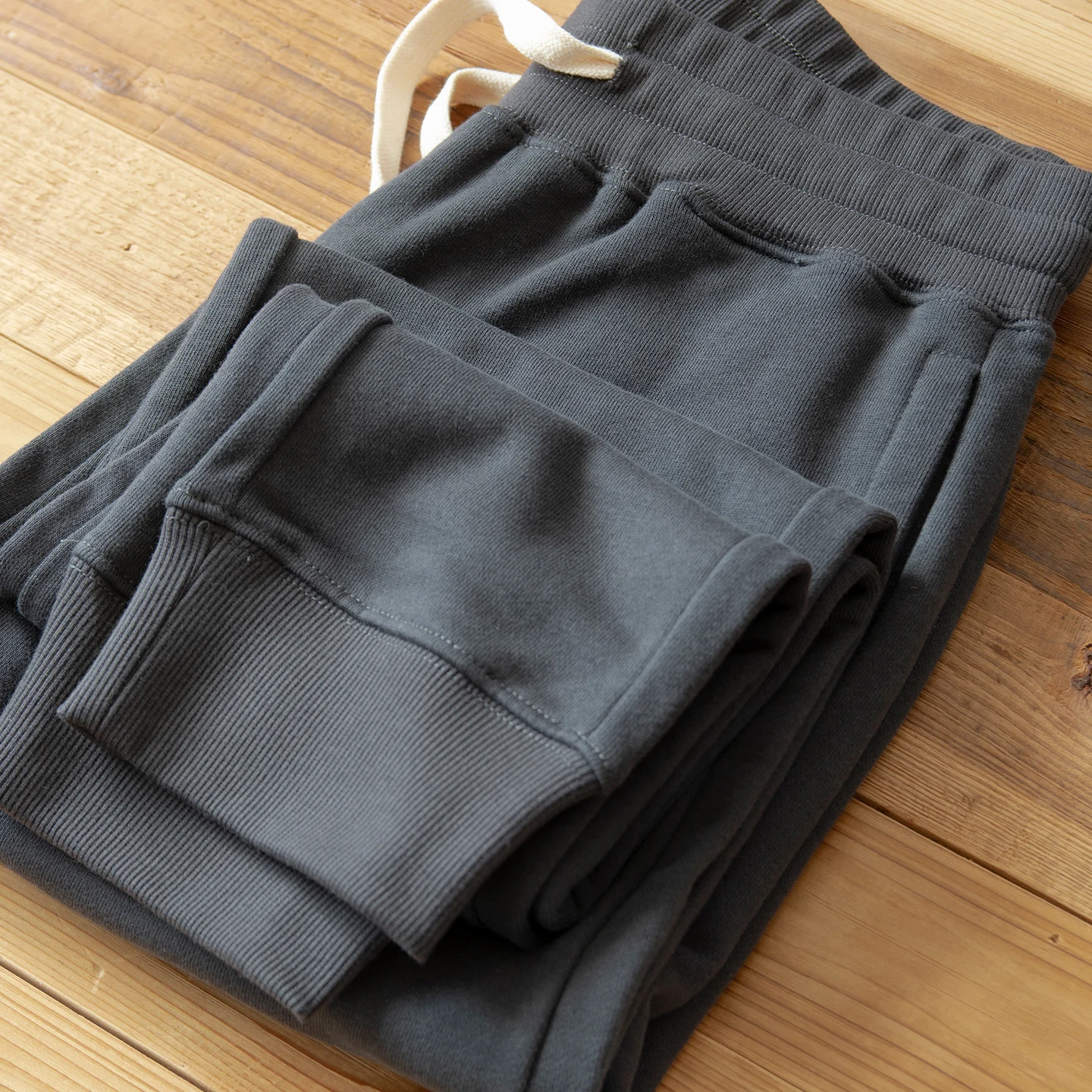 

Heavyweight Cotton French Terry Pull-On Pants Straight-Leg Retro Basic Style with Ribbed Cuffs for Men Women Unisex Sweatpants