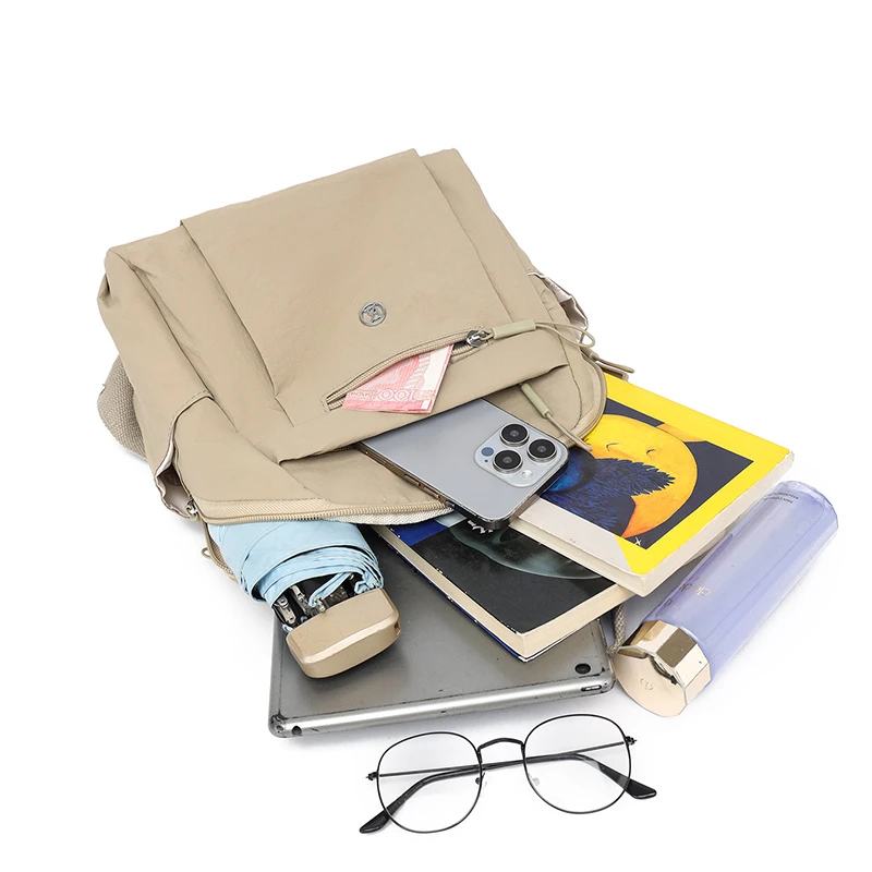 نمط جديد لصيف 2025 حقيبة كروس نسائية خفيفة الوزن وقابلة للطي من النايلون حقيبة ظهر محمولة كاجوال