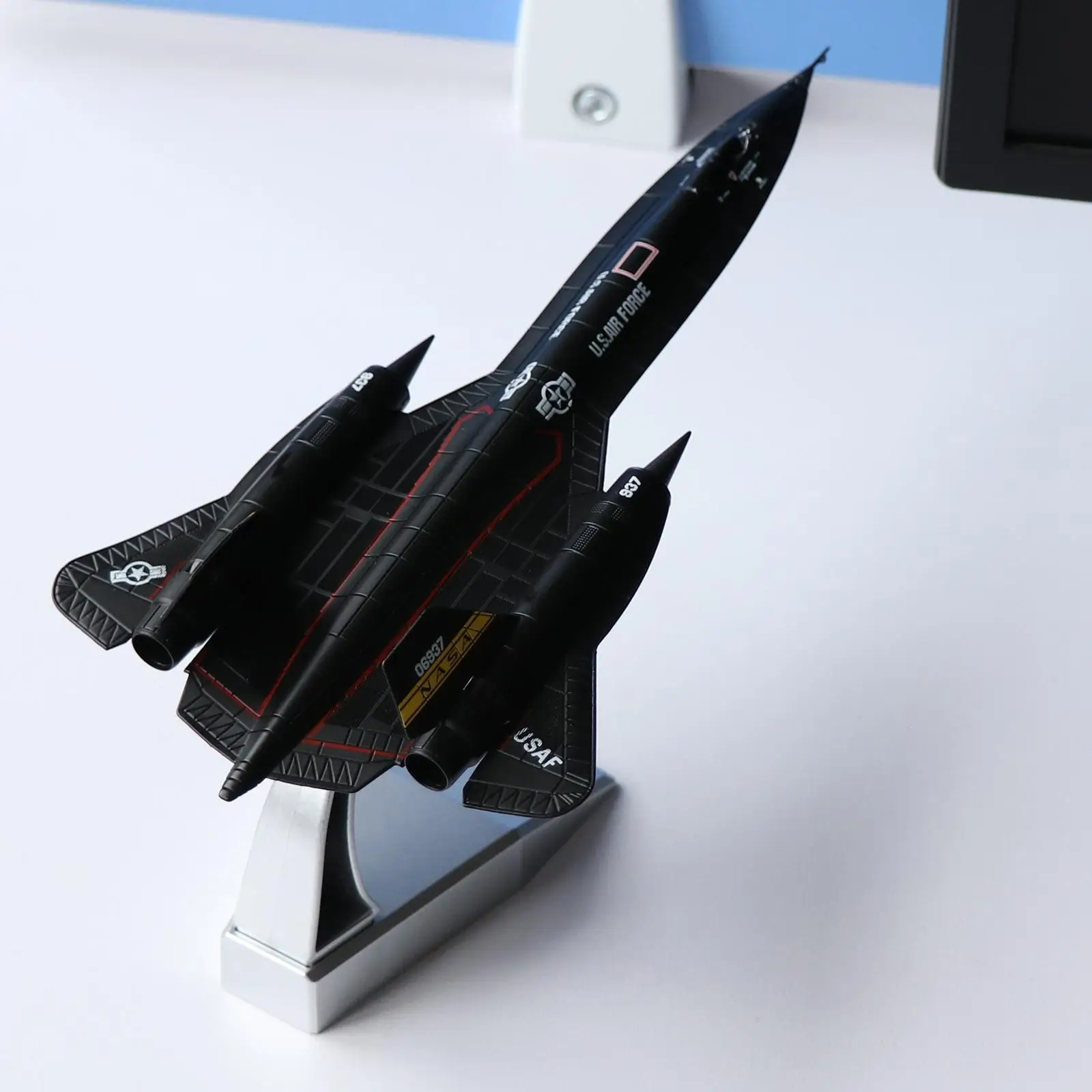 Diecast Jet Toy 1:144 Scale SR-71 Blackbird Aircraft Model Kids Adult Home Office Decor