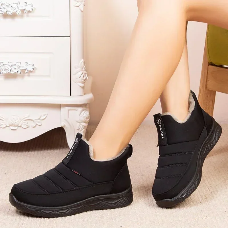 2024 winter women\'s cotton boots, old Beijing cloth shoes, snow covered plush, thick, warm flat bottom, non slip women\'s shoes