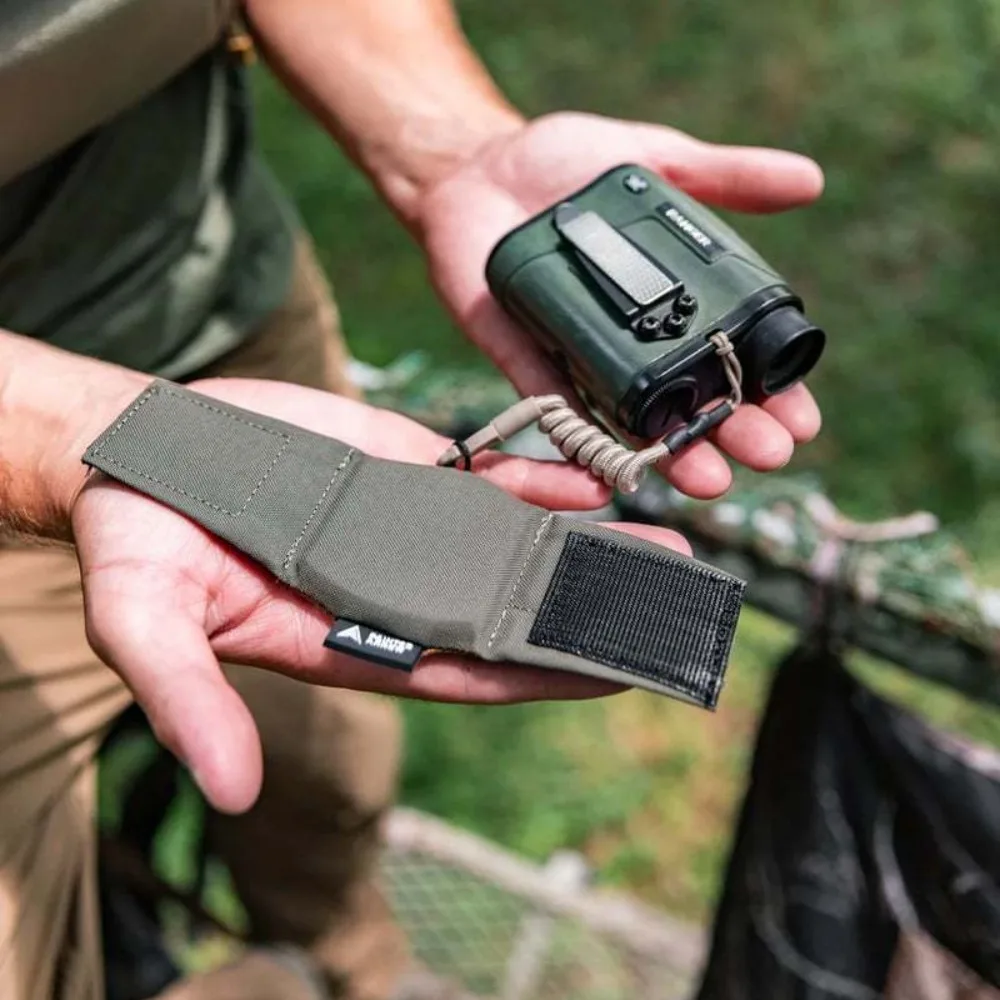 

Universal Magnetic Rangefinder Mount 3 Adhesive Boards Silent Magnetic Distance Meter Bracket Not Included Bungee Rope