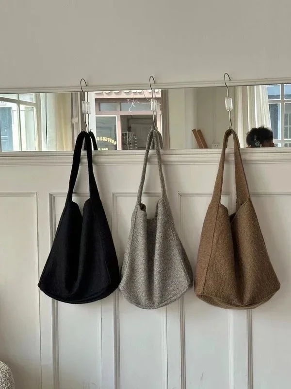 

South Korea Tote Bag Female 2024 New Arrival Autumn and Winter Plush Antler Bag Large Capaci Work Clothing Shoul...WT317