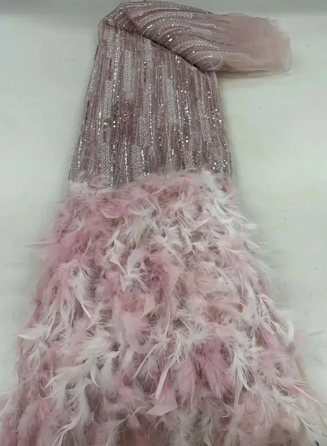 

2025 Luxurious Fashion 3D Fabric Bridal Embroidery Fabric Feathers Bridal Wedding Dress Tulle Lace with Sequins and Beads