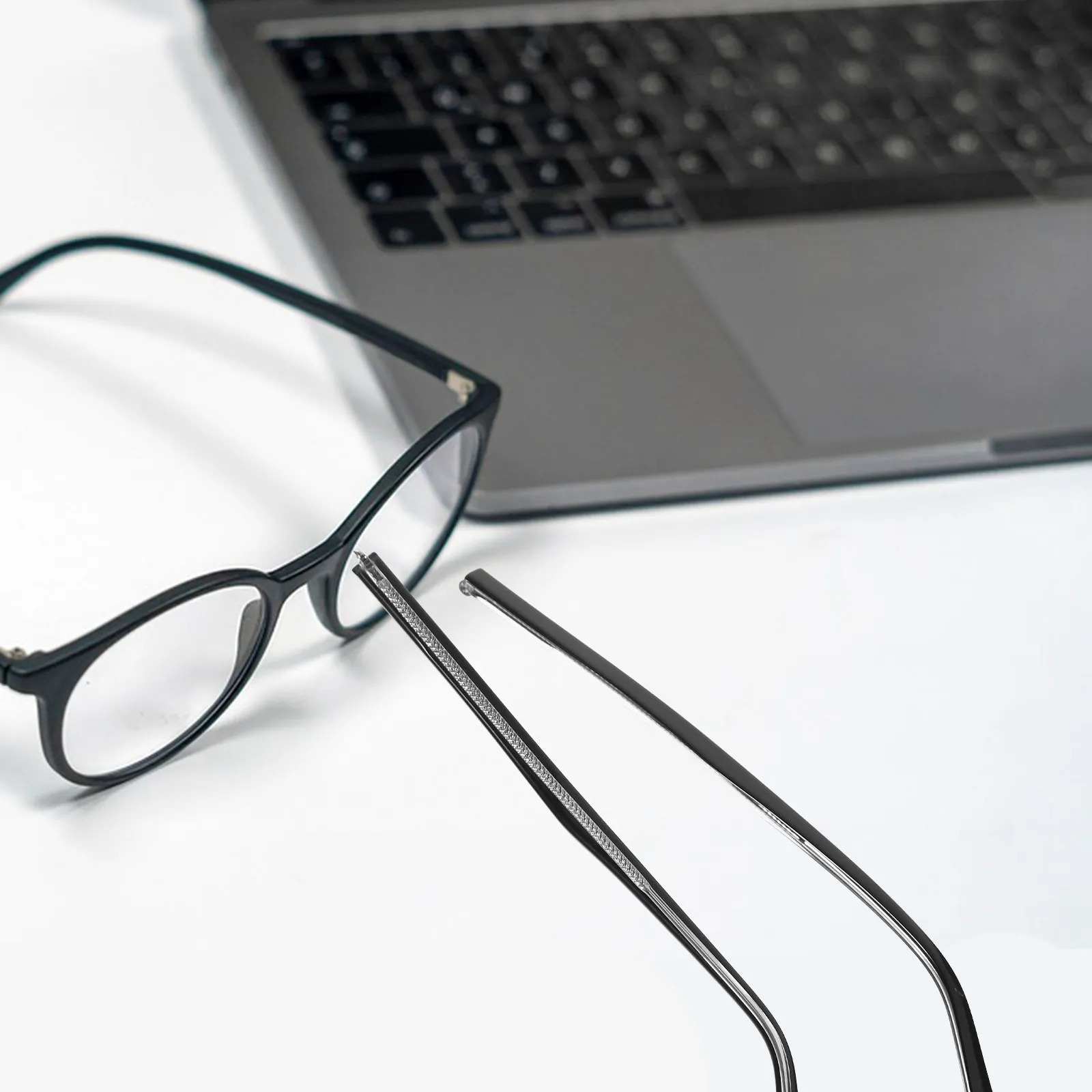 1-par-de-hastes-de-metal-aerodinamicas-para-Oculos-–-substituicao-elegante-com-acabamento-brilhante-conforto-e-alivio-de-pressao-na-orelha-universal