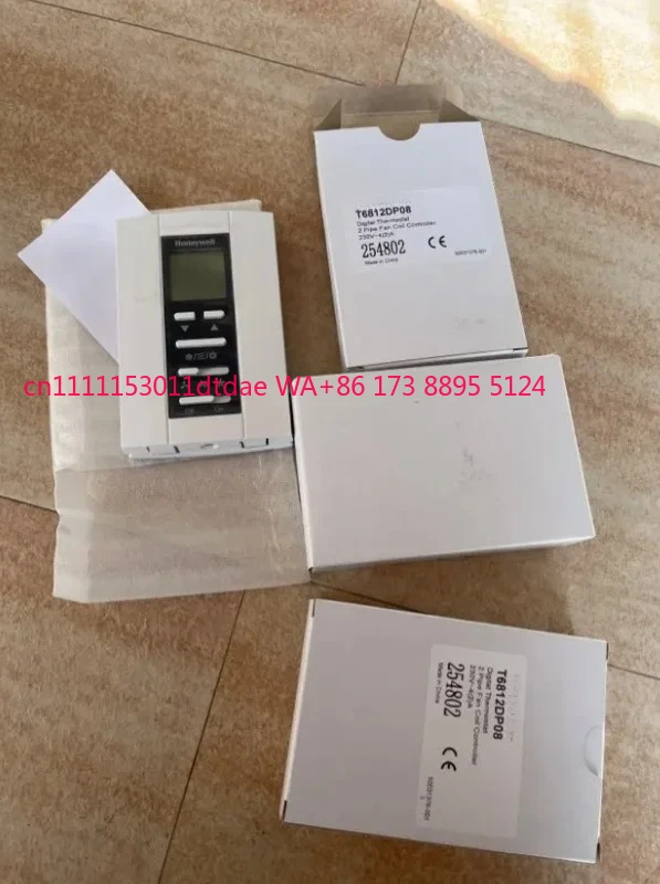 

New original authentic / T6812DP08 / LCD thermostat Alternative / DT70 / temperature control panel