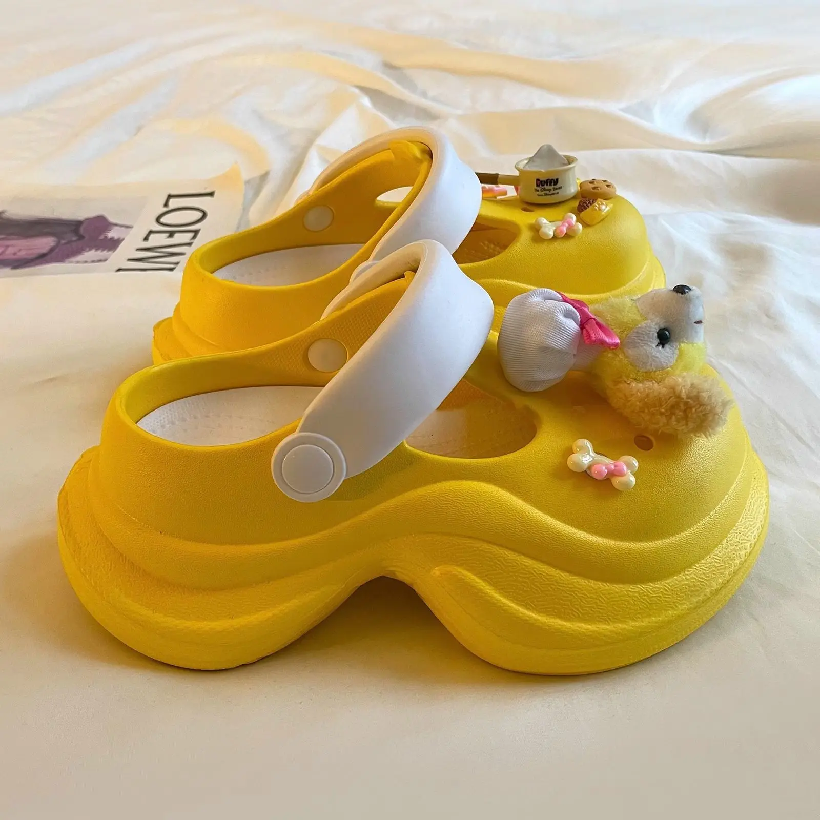 

2025 New Women's Cute Cartoon Platform Clogs - 2-Way Wear Summer Mules with Cloud Comfort, Chunky Beach Garden Slides