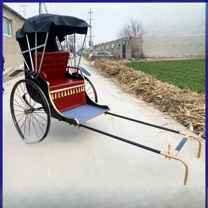 Carriage retro old Beijing hand-pulled carriage scenic spot Internet celebrity clock in film and television props
