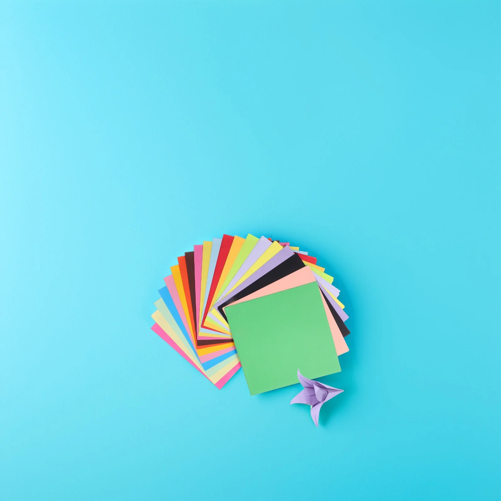 

200Pcs Pastel Paper for Crafts Scrap Book Paper Sheets Colorful Cardstock Set Ideal for Folding Animals Flowers and Airplanes