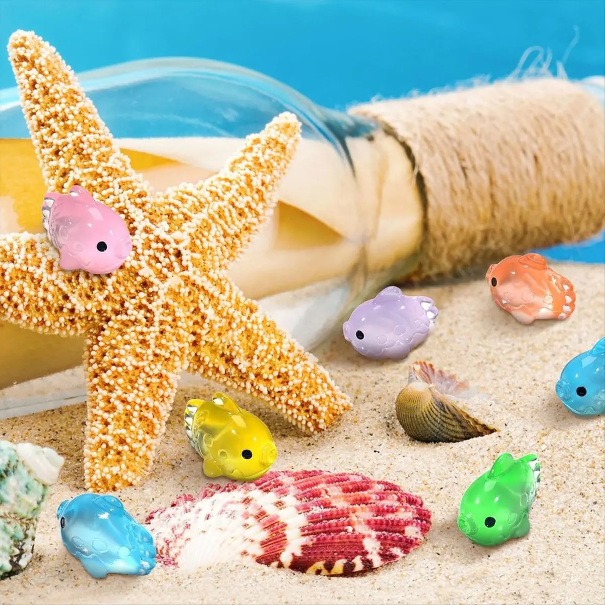 

2025 + 120 шт. миниатюрная статуя светящейся рыбы, милая крошечная фигурка плоской рыбы из смолы для миниатюрных пейзажных цветочных горшков, микро