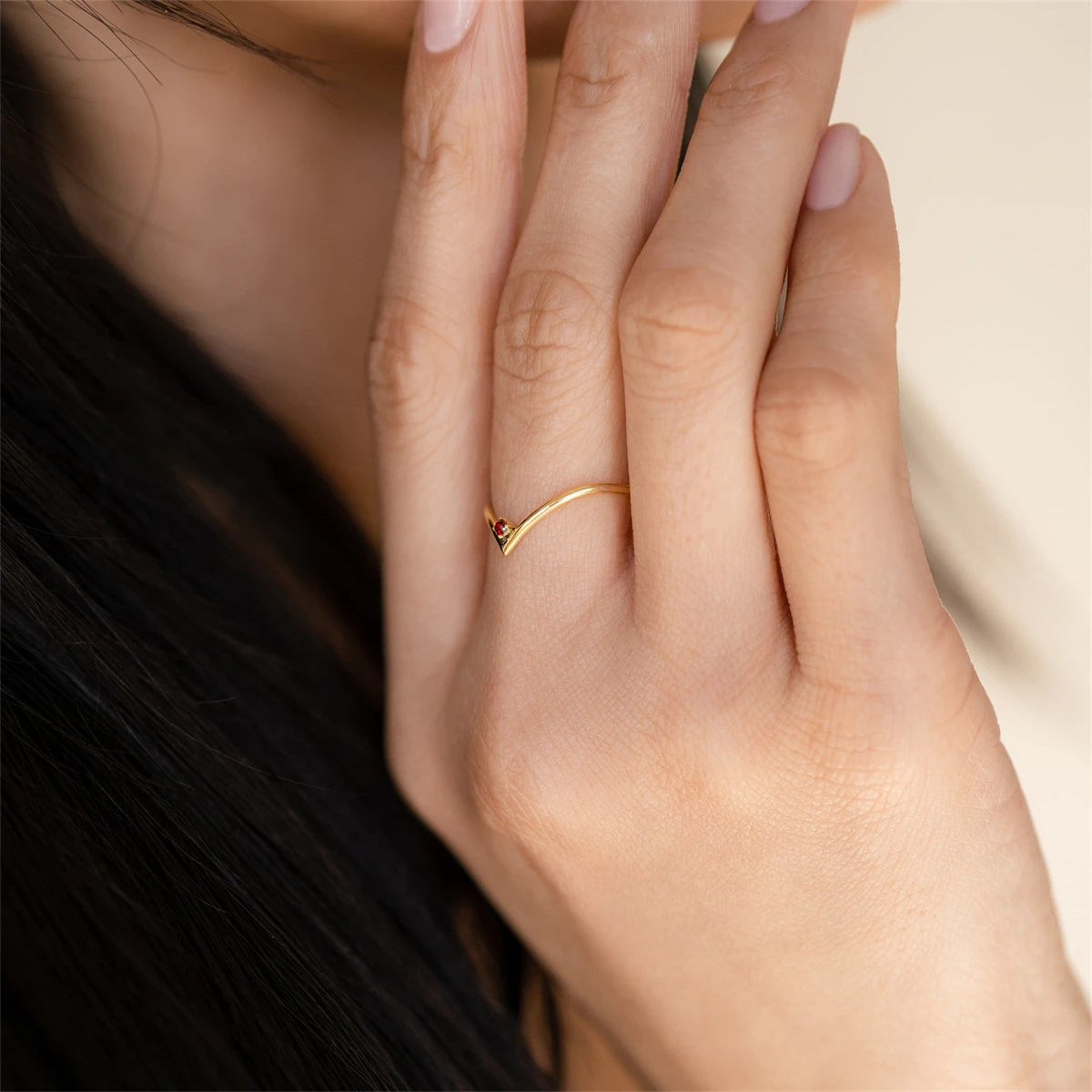 خاتم فولاذ التيتانيوم مع طلاء كهربائي فراغي في الفرن ، خاتم حجر عيد ميلاد ، هدية عيد الأم ، ديمبر