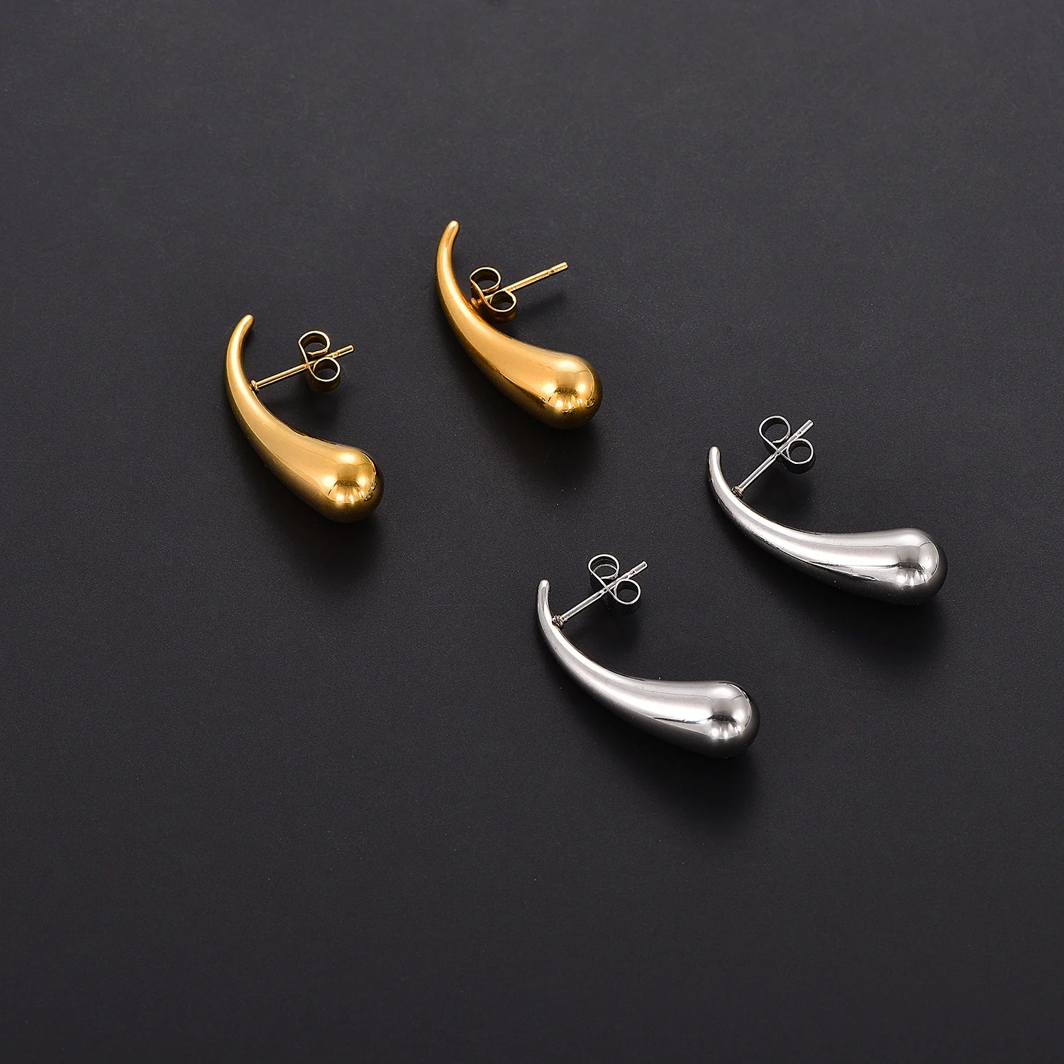 2 Stück Wassertropfen-Ohrstecker aus Edelstahl, Tropfenform, hohl, goldfarben, wasserdicht, Charm-Schmuck für Frauen – Detail 5