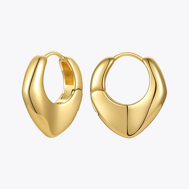 ENFASHION Hollow Heart Earring For Women Gold Color Stud Earrings 2021 Birthdays Gift Piercing Fashion Jewelry Kolczyki E211278