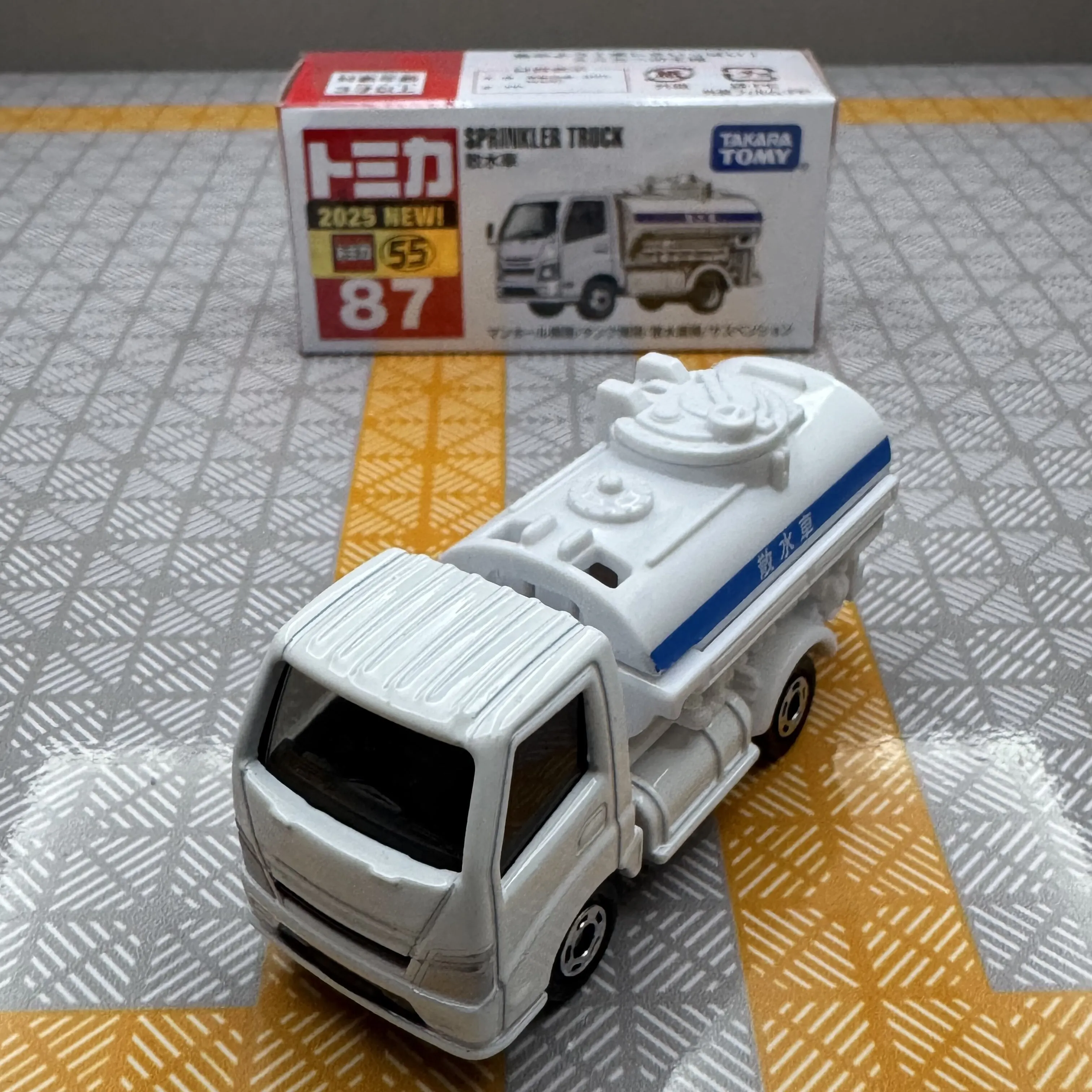 

Металлическая модель-игрушка Takara Tomy Tomica №87: Грузовик-поливалка из литого сплава, мини-спринклер, коллекционный подарок для мальчиков