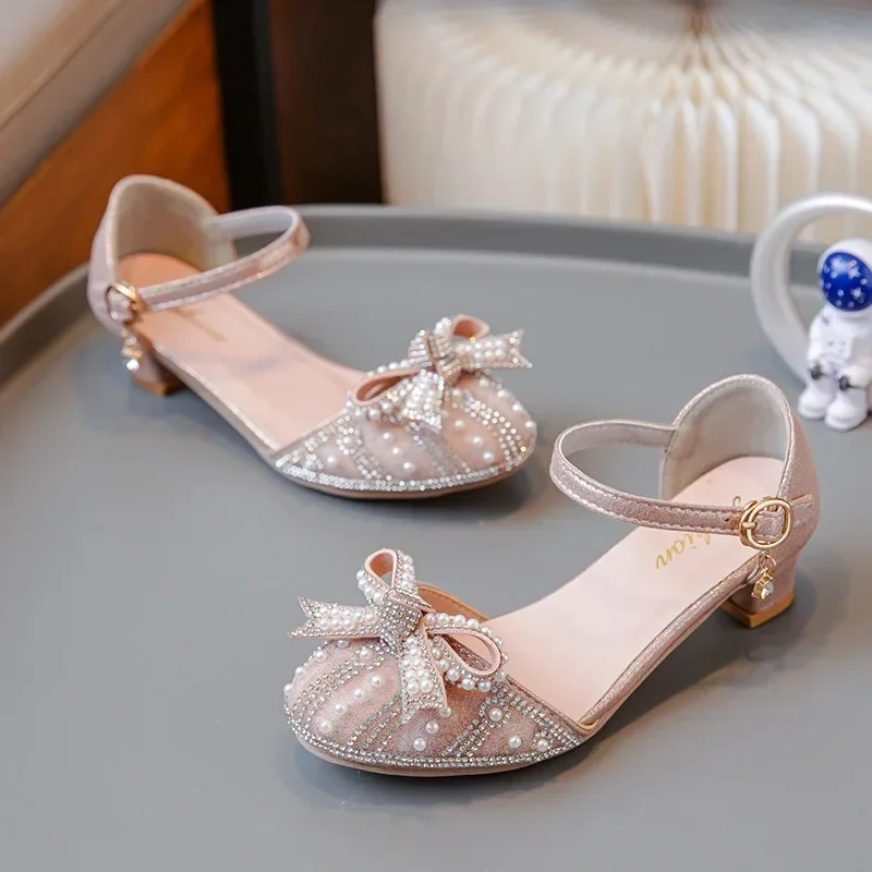 Girls' Bow Sandals 2024 Summer New Fashion Princess Shoes for Party Wedding Kids Rhinestone High Heels Children's Leather Shoes