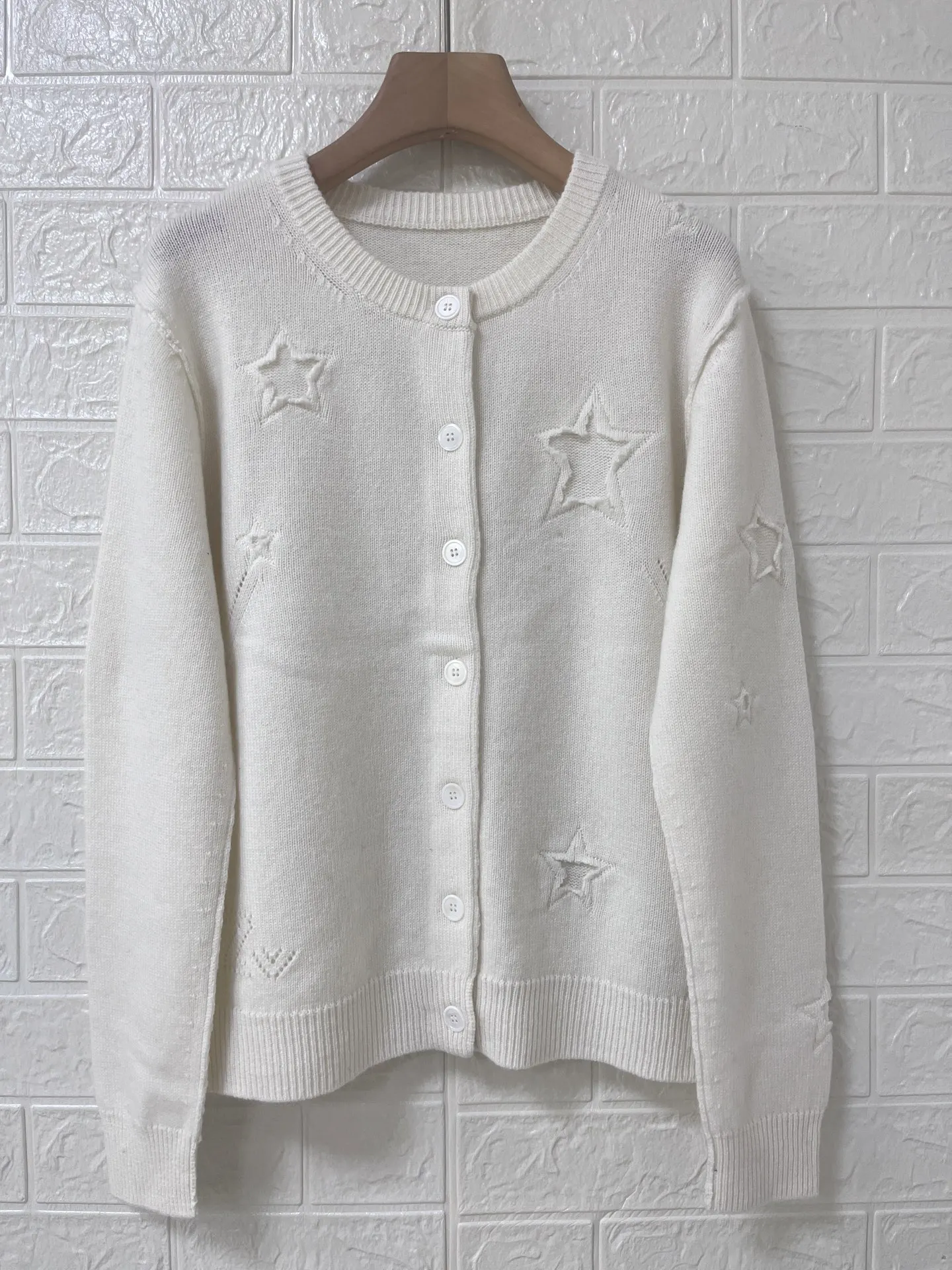 2025 신상 라운드넥 풀오버 자수 우아한 출퇴근용 긴팔 스웨터