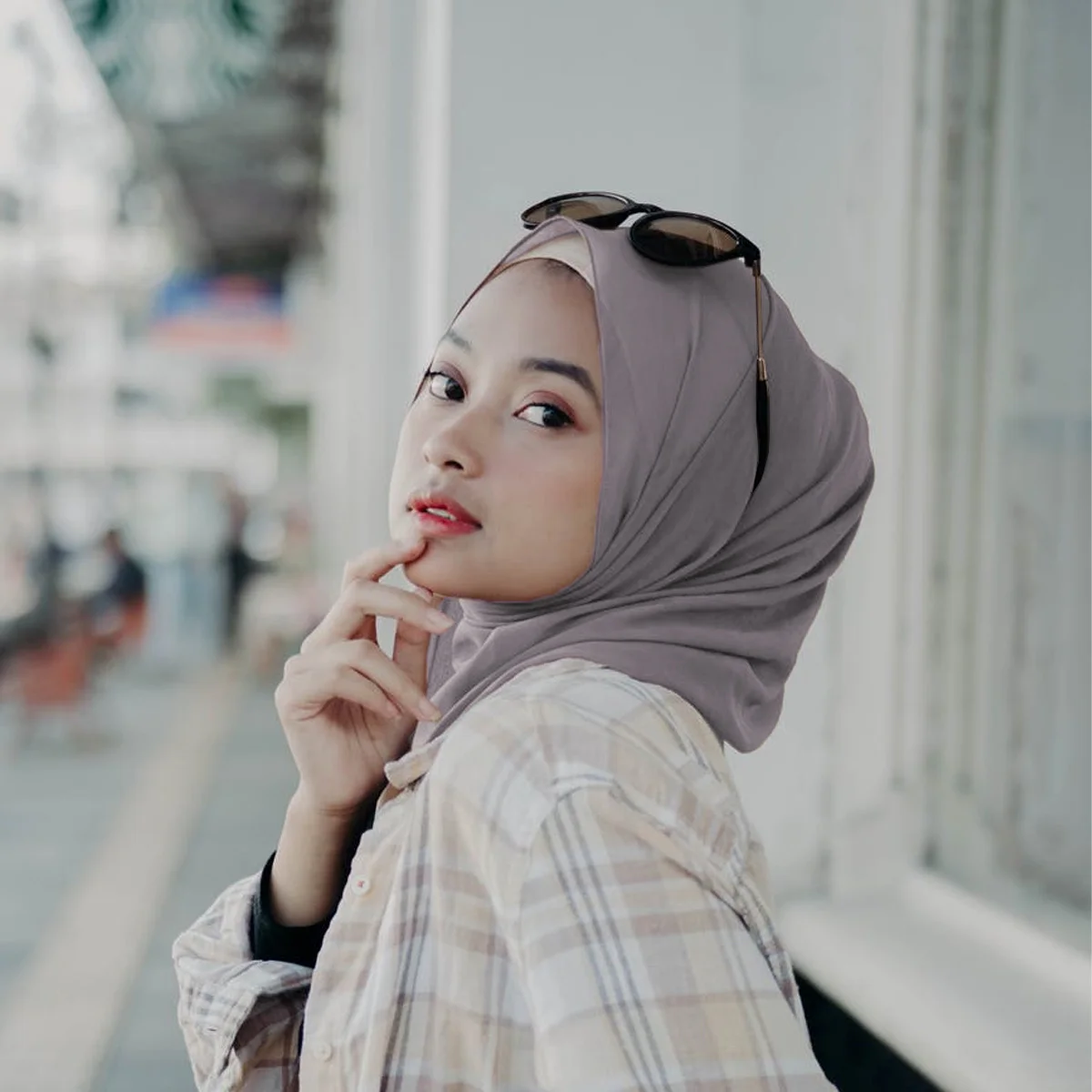 

1Pcs Linen Cotton Scarf Dark Grey Crumpled Style Durable Soft Comfortable Single Color Simple Style Linen Scarf