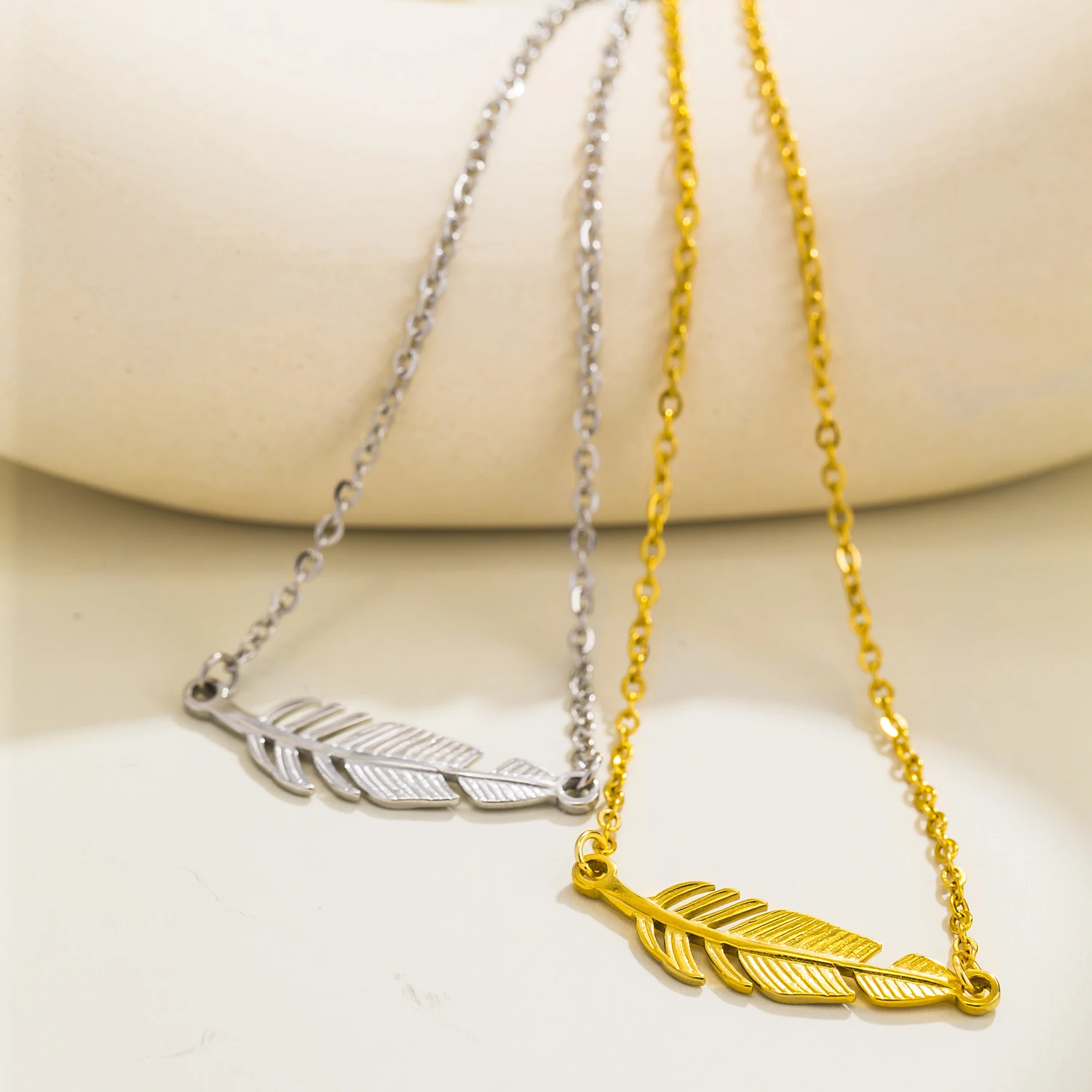 UHBINYCA Fashion Long Leaf Necklacefor Women Chic Gold Plated Stainless Steel Cross Chain Waterproof Jewelry Christmas Gift image 3