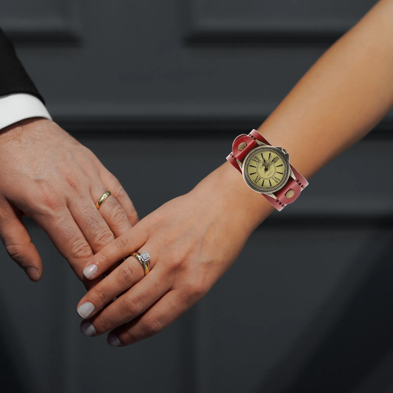 

1 шт. браслет-часы с кварцевым механизмом, ретро-стиль, римский циферблат, ремешок из натуральной кожи, повседневные, удобные, женские, в ретро-стиле