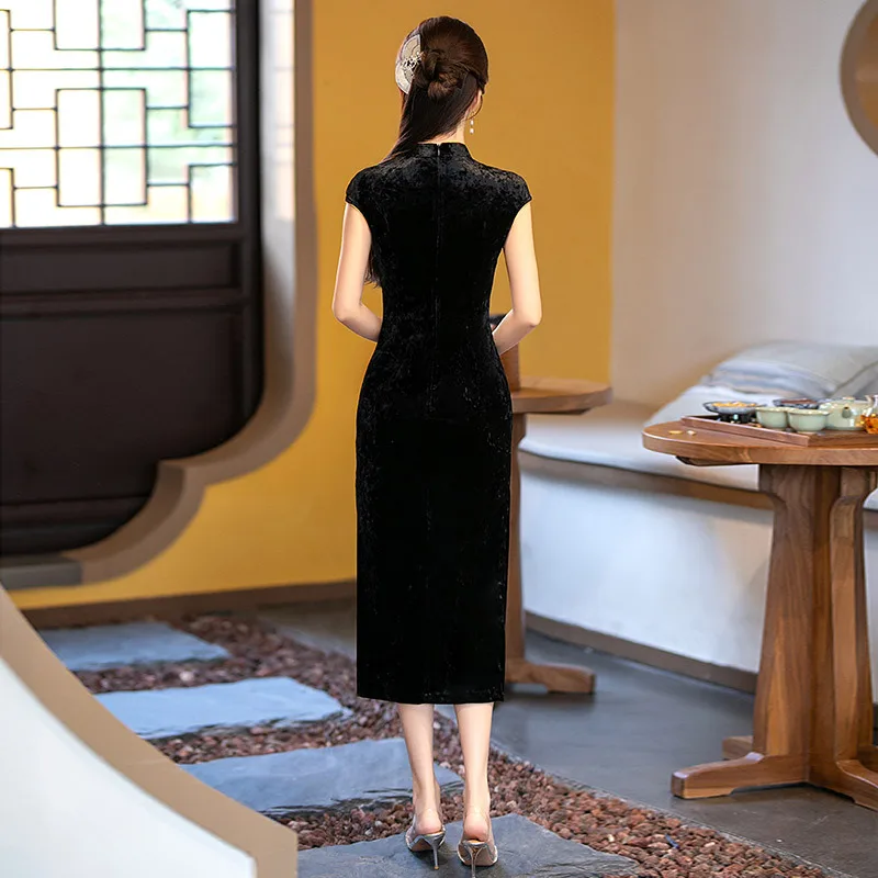 فستان شيونغسام طويل جديد محسّن لعام 2025 على الطراز الصيني القديم بدون أكمام فستان شيونغسام للنساء فستان التخسيس تشيباو