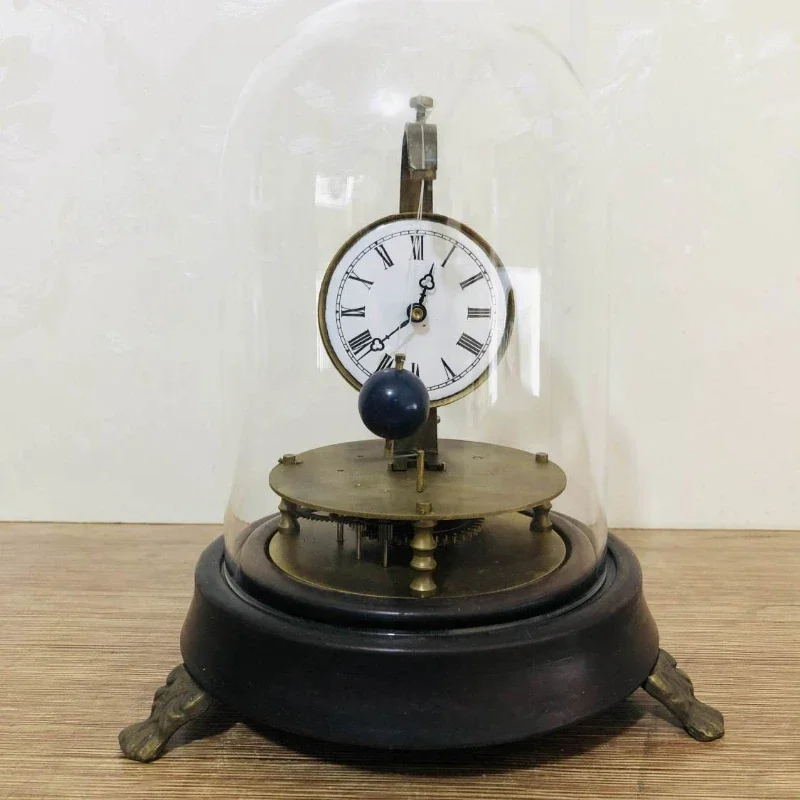 Watch machinery Glass cover Fun ball small seat clock European classical dynamic retro creative pendulum clock new