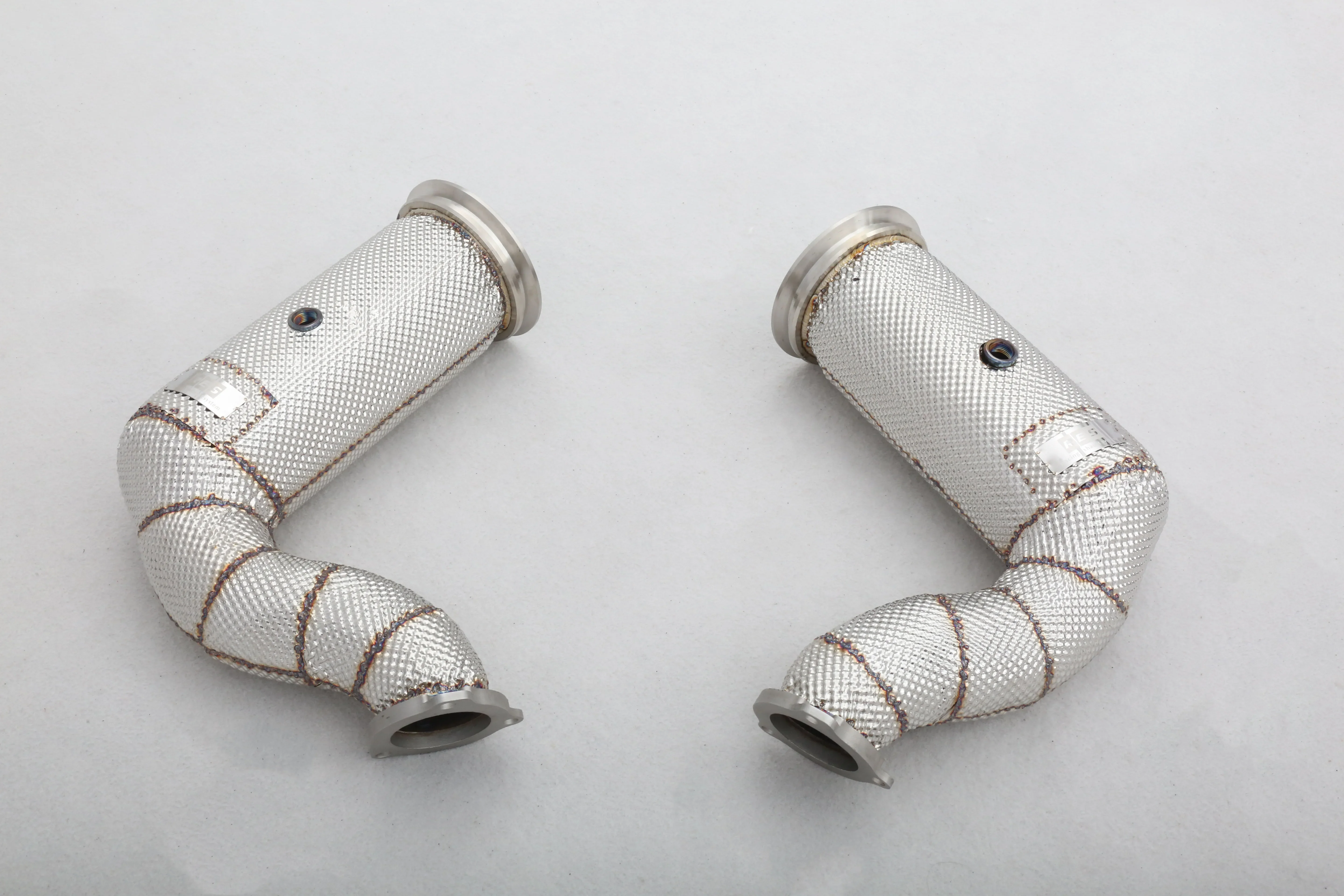 نظام عادم أنبوب سفلي صمام من الفولاذ المقاوم للصدأ/التيتانيوم 304 مخصص عالي الجودة لعادم ممتاز 2.9T